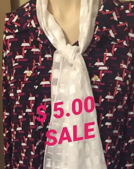 🛍 $ 5.00 🛍WHITE SCARF/WRAP🛍OFFERS COND.🛍 White - Image 3
