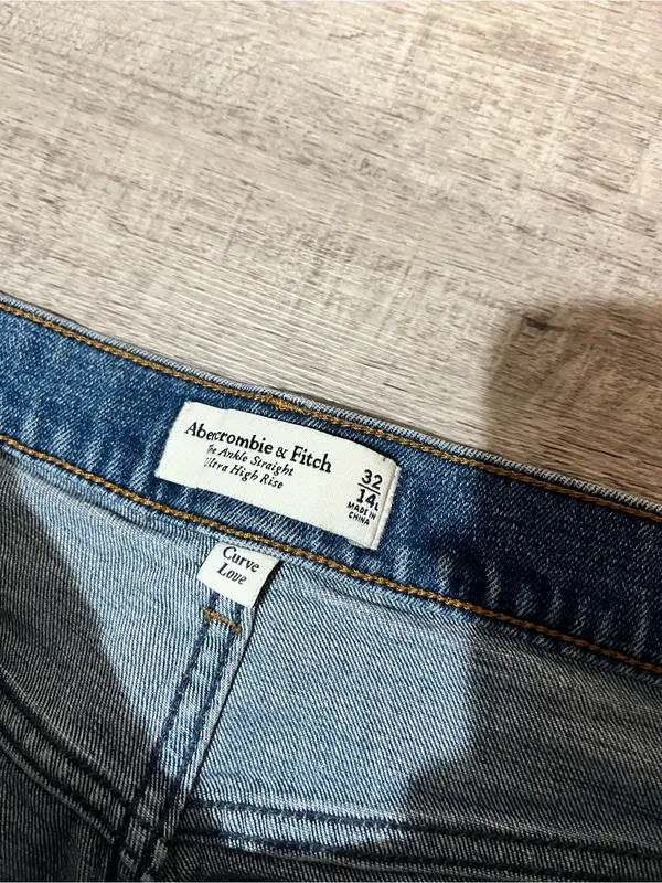 ABERCROMBIE & FITCH Curve Love The Ankle Straight Ultra High Rise Jeans - Image 5