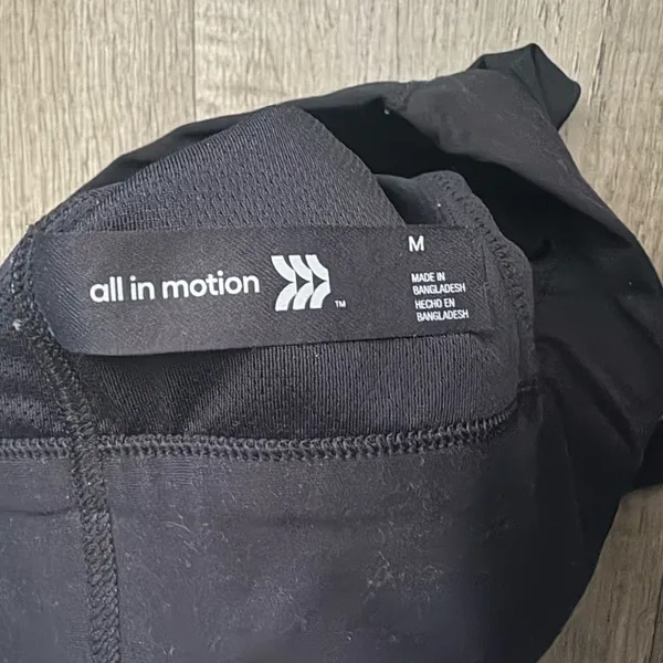 All in Motion Black Cross Back Sports Bra sz Medium - Image 3