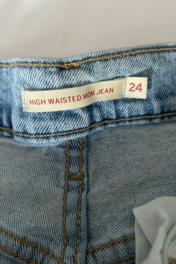 Levi’s Mom Jeans - Image 3