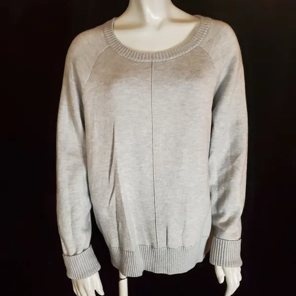 Max & Mia Gray Crew Neck Front Seam Sweater (M) - Image 4
