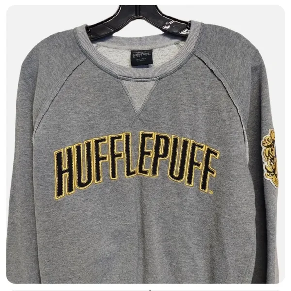 Harry Potter Wizarding World Universal Studios Hufflepuff Sweatshirt Size Small - Image 5