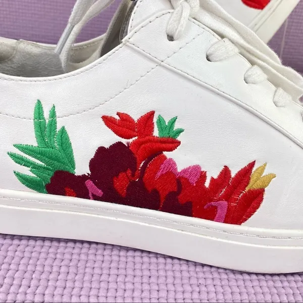 G.H. Bass & Co. Siri Floral Embroidered Lace Up Sneaker White 9‎ - Image 2