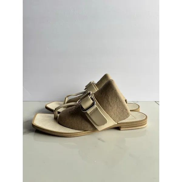 Dolce Vita Ilene Sandals Womens 8.5 Cream Off White Buckle Square Thong Slide - Image 2