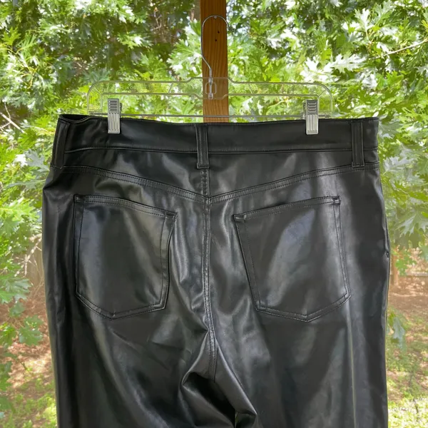 Gap Women's Cheeky Straight High Rise Pants Black Vegan Leather Size 18R. NEW - Image 6