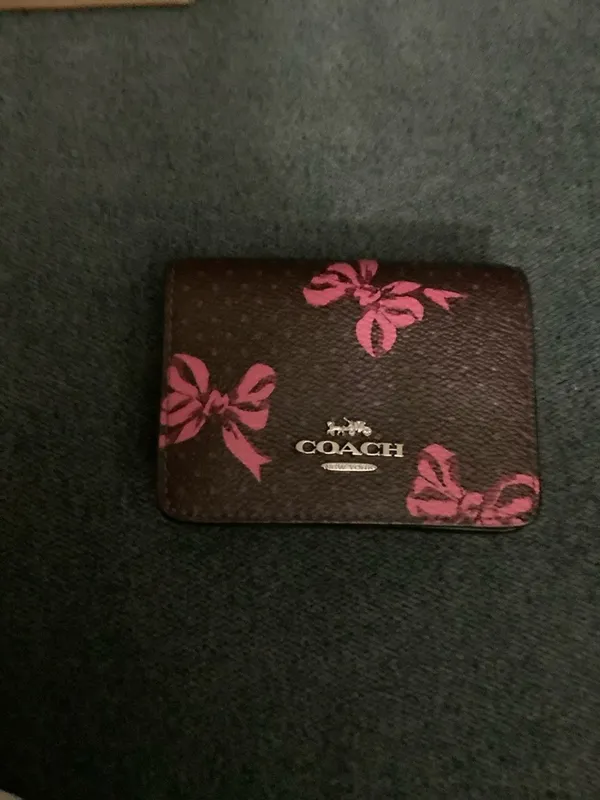 NWT NEW Coach Burgundy and pink bow logo Crossbody Purse with silver Chain - Image 3