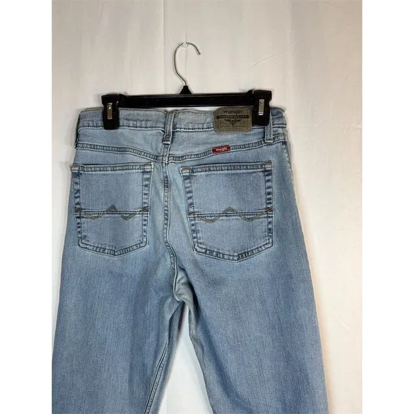 Wrangler Jeans Women’s Slim Straight Light Wash Blue 5-Pocket Inseam 32"" - Image 8
