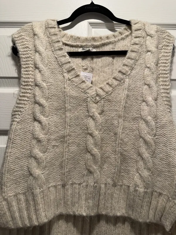 american eagle sweater vest  - Image 2