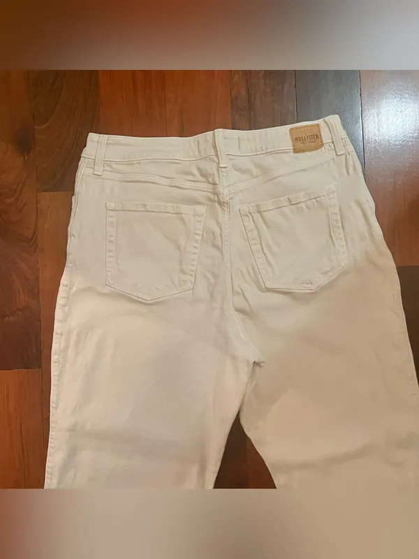 Hollister Women’s Ultra High-Rise Cream Dad Denim Jeans - SHORT LENGTH - Image 4