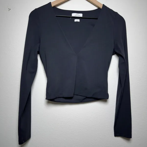 Aritzia Babaton Women Top Medium Black Contour V-Neck Long Sleeve Cropped - Image 2