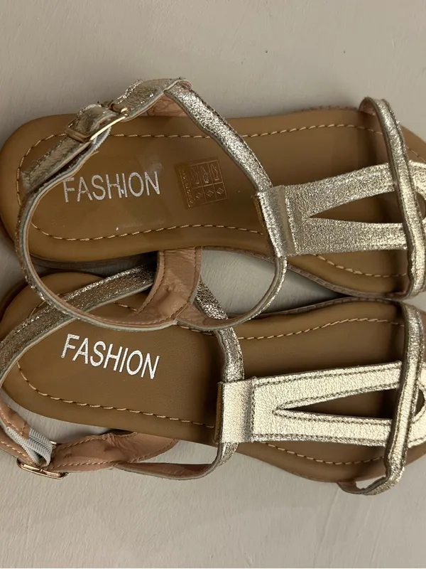 Metallic Silver T-Strap Sandals 8 1/2 Fashion - Image 5