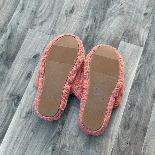 Fluffy fuzzy salmon pink slippers Size 7/8 - Image 2
