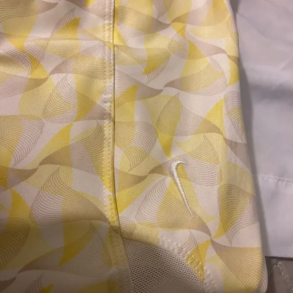Nike Golf skort yellow and grey designer golf women's size 4 with a 16” waist - Image 8