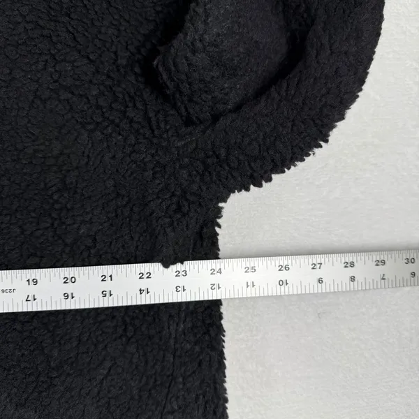 Lululemon Wool-Blend Sherpa Fleece Pullover Black Crew Neck Back Zip‎ Size 12 - Image 4