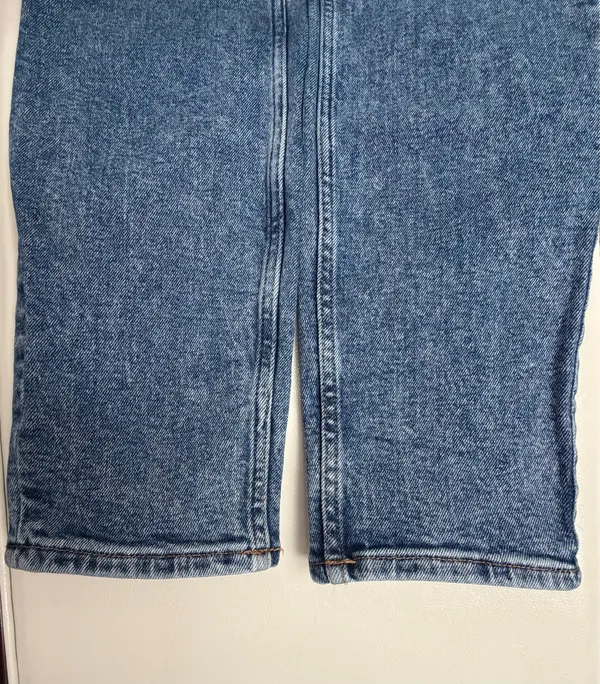 H&M Classic Blue Stretch Straight Leg Jeans - Image 4