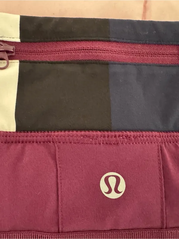 lululemon Run Pace Setter Skirt skort in plum pow stripe, size 8 pleated back - Image 11