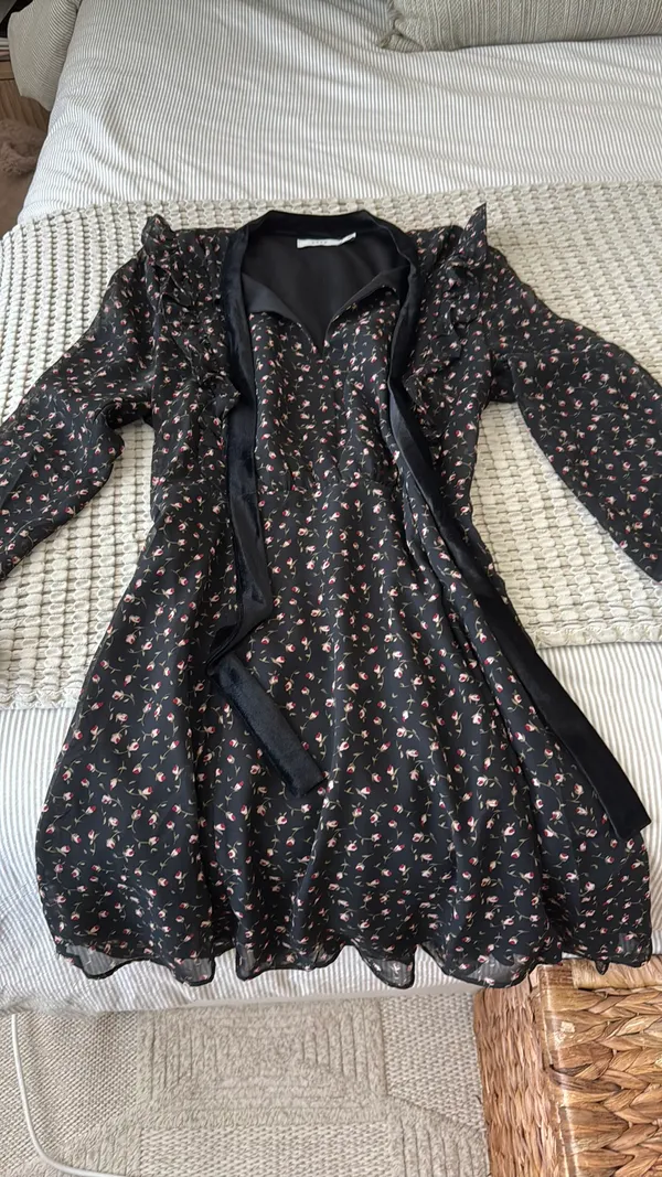 Lulus Black floral dress - Image 2