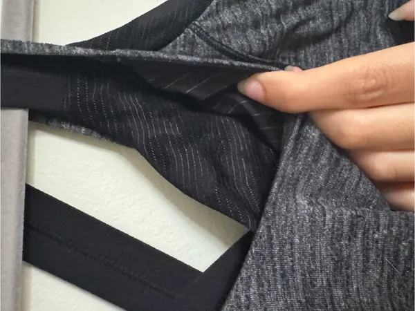 Lululemon Run For The Gold Tank Top Black Heathered Gray Bra Women’s Size 6 - Image 6
