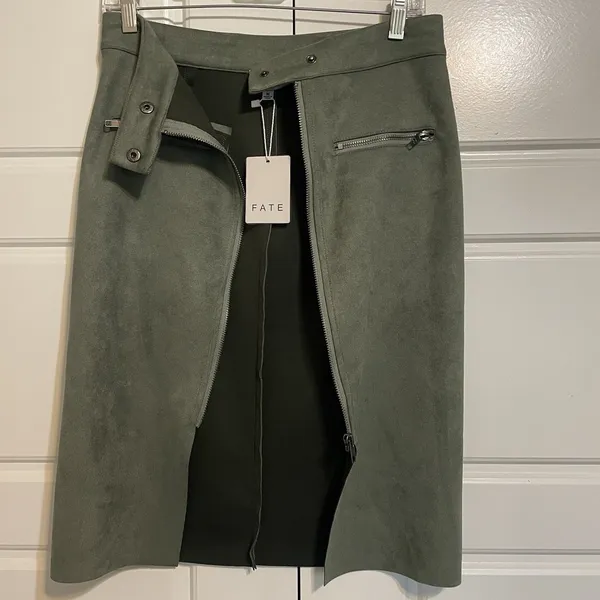 FATE Washed Green Suede Pencil Skirt Front Zip Pockets Midi‎ Length Size M - Image 4