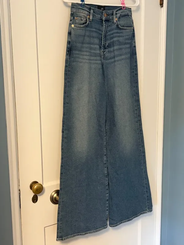 7 for All Mankind ultra high rise jo wide leg jeans size 25 wash sea level - Image 3