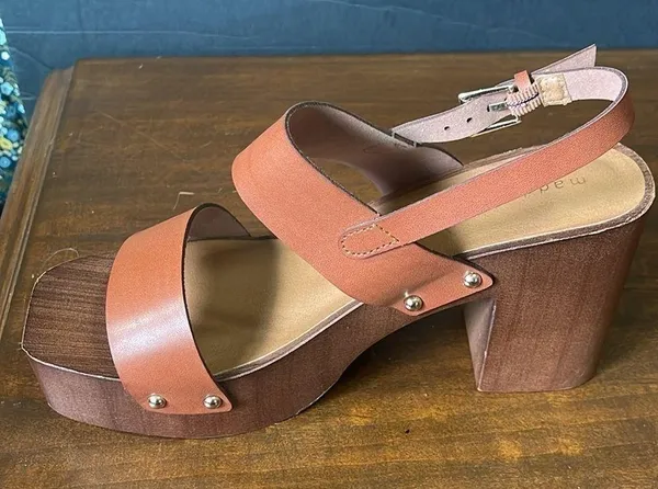 Madden girl tan wedge sandles sz 8 - Image 8