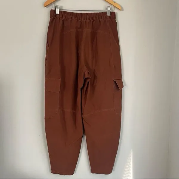 Lululemon Light Utilitech Cargo Pocket High Rise Pant Size 28 Roasted Brown - Image 6