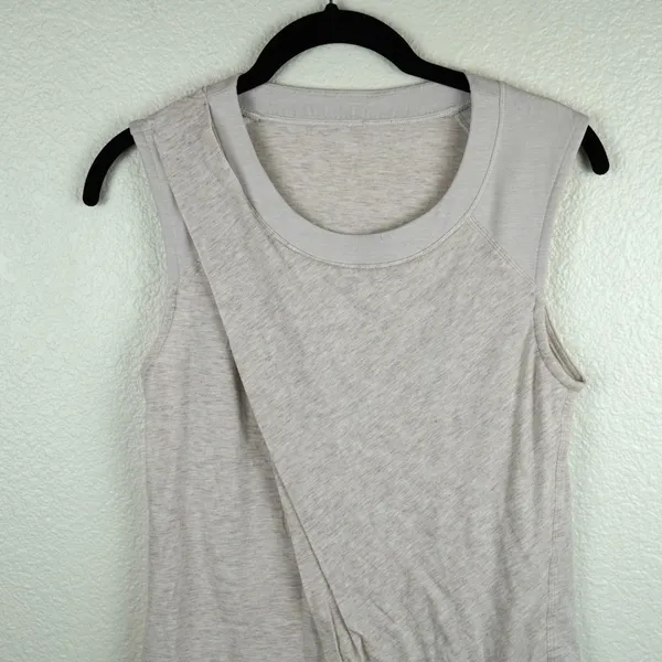 Lululemon Asymmetrical‎ Hem Tank Top To Class Tee In Heathered Dune Size S - Image 5