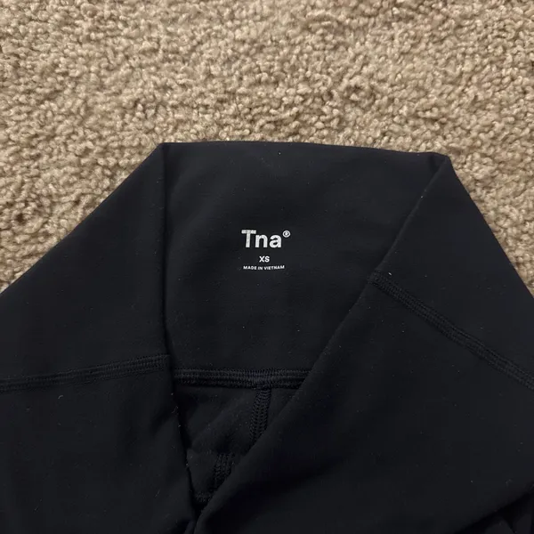 TNA Biker Shorts Aritzia - Image 3