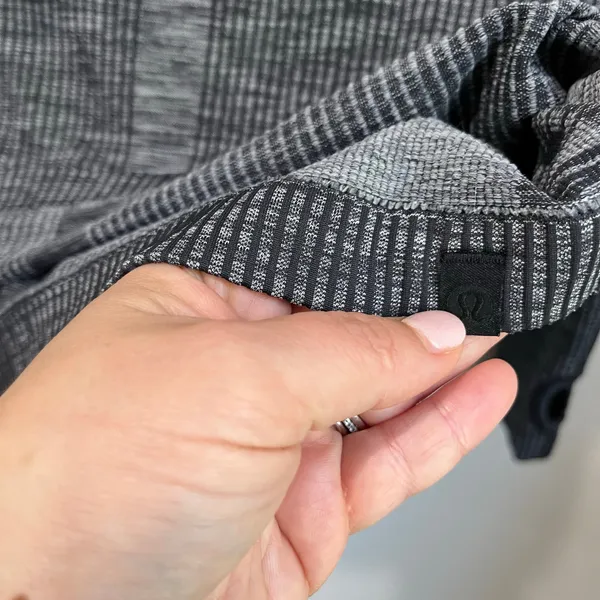 Lululemon Rest Less Pullover Gray Heathered‎ Black Seamless Long Sleeve M/L - Image 9