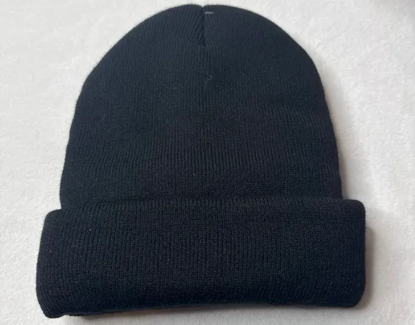 Black mossy oak beanie  - Image 4