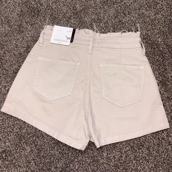 Kan Can brand light gray shorts size 26 - Image 3