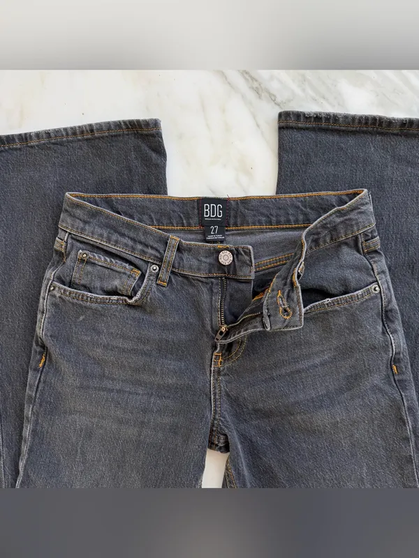 Urban Outfitters BDG Low-Rise Flared Jeans in Washed Black • Sz 27 - Image 6