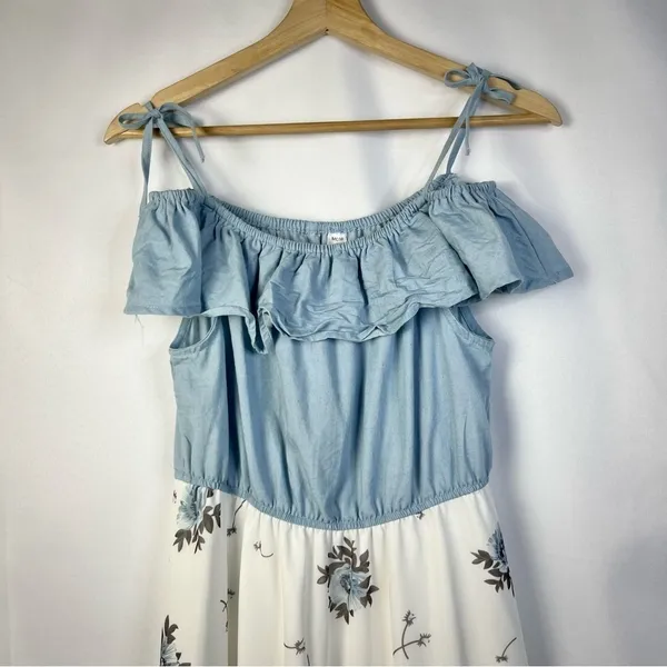 Boutique Blue Chambray Ruffle Cold‎ Shoulder Floral Maxi Dress L - Image 3