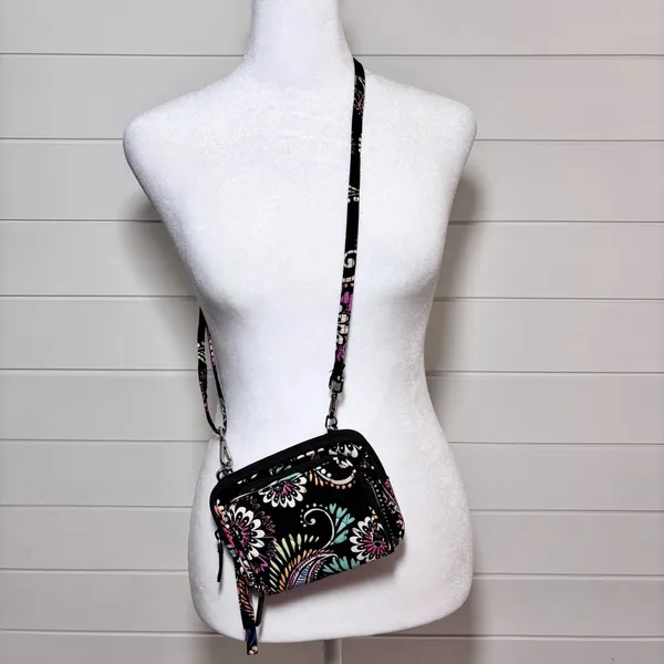 Vera Bradley wristlet/Crossbody Floral Black‎ quilted small Bag /wallet - Image 3