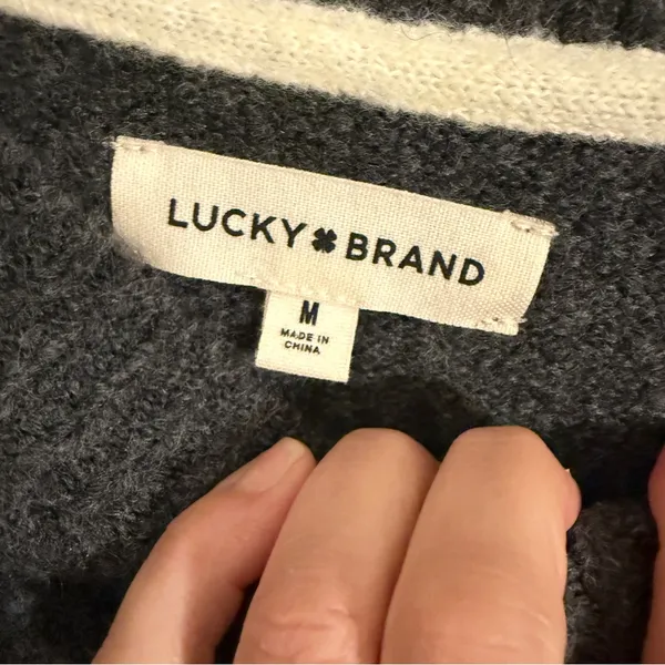 Lucky Brand Women's Medium Gray and White Patterned Winter Sweater - Image 2