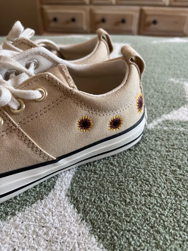 Brown sunflower converse - Image 2
