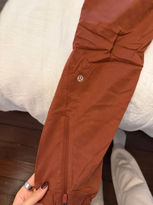 Lululemon Joggers - Image 4