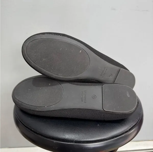 SALE! Black Amazon Brand Soft Flats Size 9.5 - Image 5