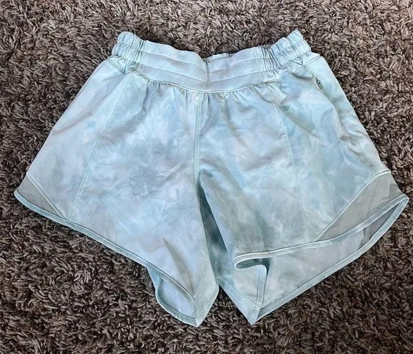 Lululemon hotty high low rise, size 2, 4in - Image 3