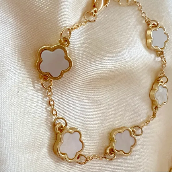 18K Gold Plated mother of pearl clover Bracelet Stainless Steel Womens Jewelry - Image 4