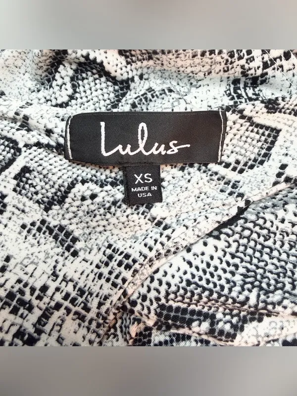 LULUS Women’s Wildlife Black and White Snake Print One Piece Bodysuit Size XS - Image 5