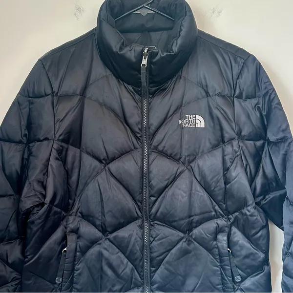 The North Face Women’s 550 Black Insulated Puffer Jacket - Size: Large - Image 3