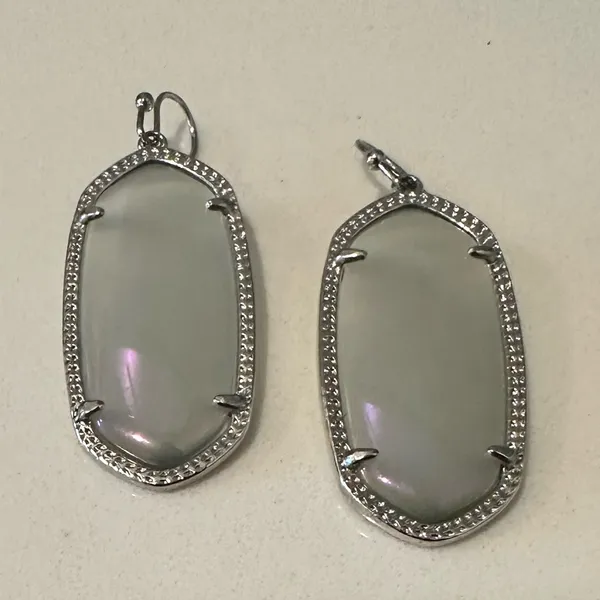 Kendra Scott Elle Slate Cat’s Eye Drop Earrings in Silver Frame - Image 5