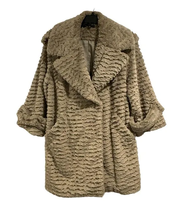 Cynthia Steffe ruffled faux fur beige tan winter coat size medium EUC - Image 2
