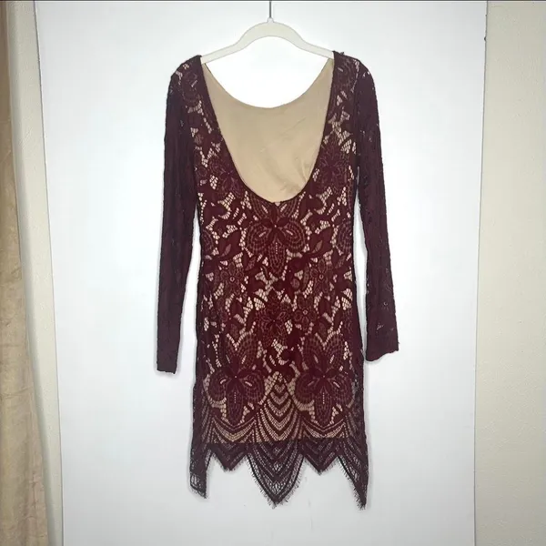 Burgundy wine lace long sleeve dress Sz medium - Image 3