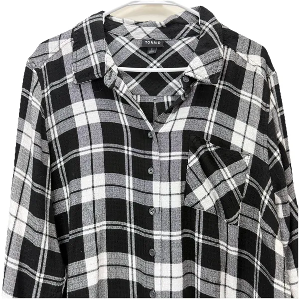 Torrid Black Lizzie Crinkle Flannel Gauze‎ Button Up Tunic Size 2X - Image 7