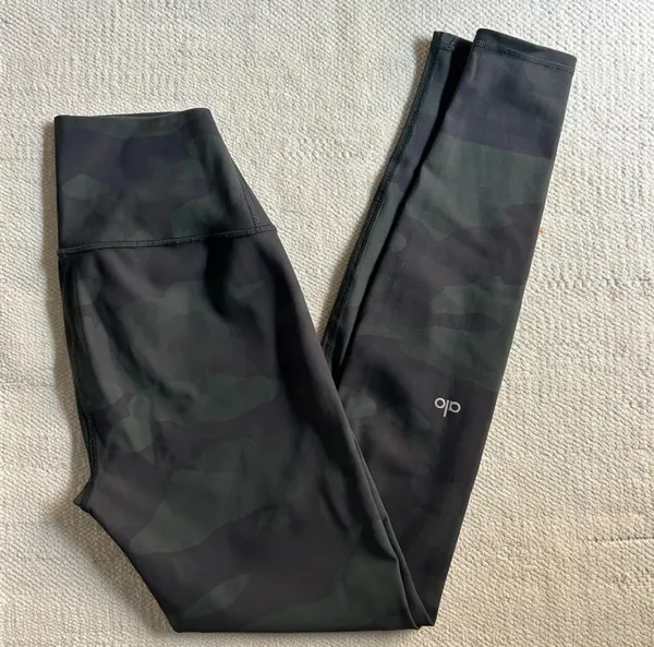 Alo Camo Leggings Yoga - Image 2