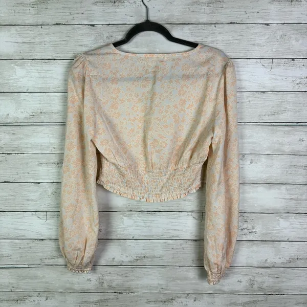 Urban Outfitters Floral Long Sleeve Crop Top Size Small - Image 2