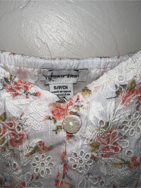 American Eagle Outfitters White Floral Lace-Trim Crop Top Small - Image 3