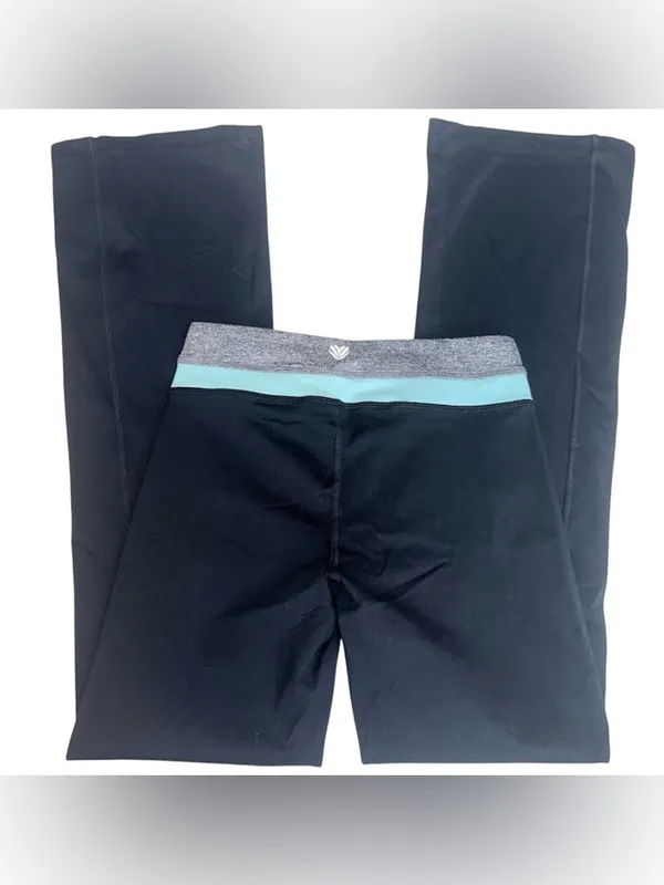 Forever21 Low Rise Boocut Yoga Pants! - Image 5
